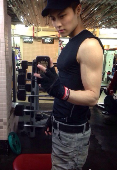 jpm王子内地接戏 玩自拍晒肌肉man爆