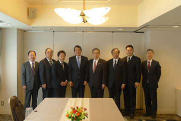 【组图】驻札幌总领事滕安军拜会北海道市长会会长田冈克介(组图)