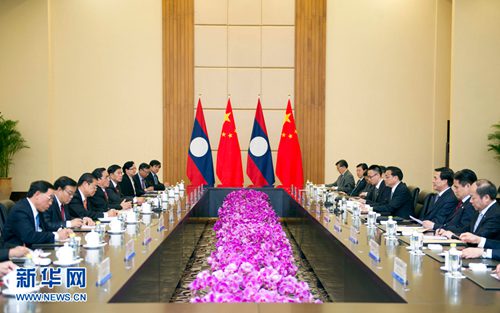  4月8日，中国国务院总理李克强在海南省三亚市同老挝总理通邢举行会谈。 新华社记者谢环驰摄