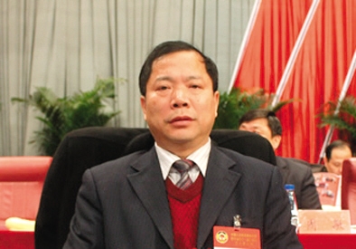 原萍乡市政协主席晏德文。