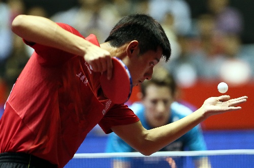 图文世乒赛中国男队晋级四强张继科发球