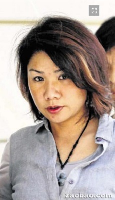 许丽清否认辩方律师指她和酒商关系不寻常，为了要争宠才借题发挥陷害李莲惠。（新加坡《联合早报》/梁麒麟摄）