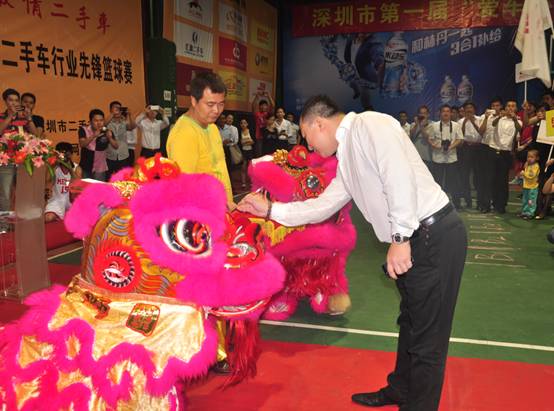 深圳市二手車流通協會會長 陳祥達先生致辭