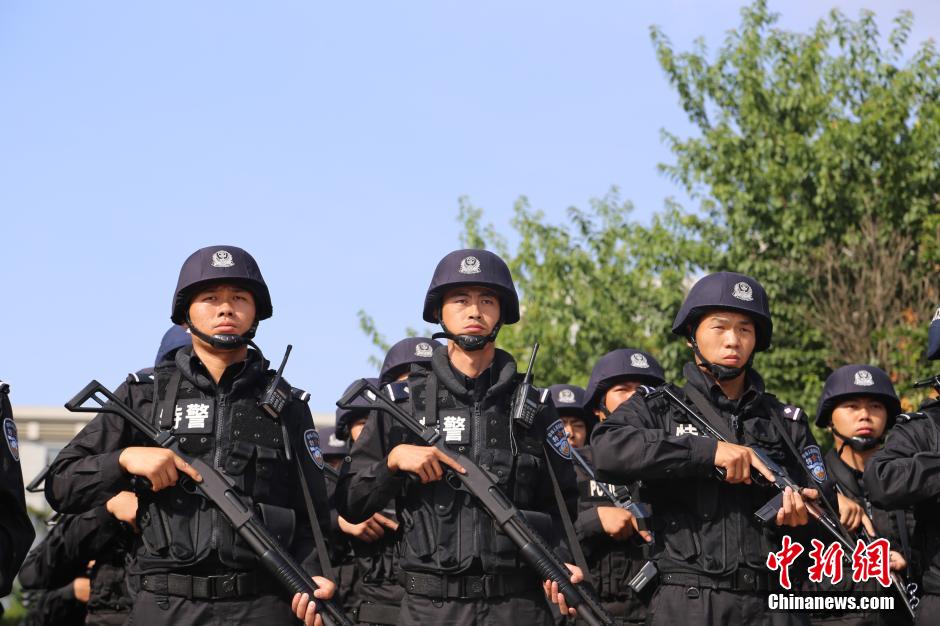 当地公安局,驻州武警某部,武警红河支队等反恐维稳力量1000余人参加