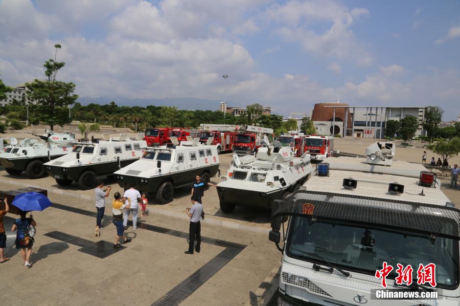 当地公安局,驻州武警某部,武警红河支队等反恐维稳力量1000余人参加