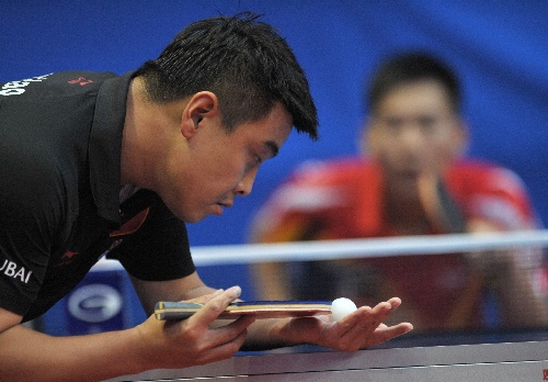 图文2014中国乒乓球公开赛王皓准备发球