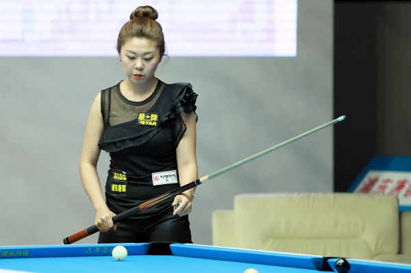 图文9球中国赛女子半决赛金佳映在比赛中