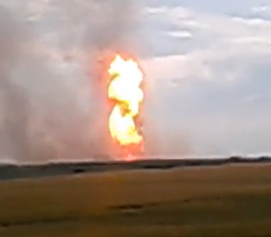 俄罗斯通往欧盟的一条主要天然气管道在乌波尔塔瓦爆炸视频截图