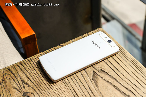 OPPO N1 mini评测机身细节部分