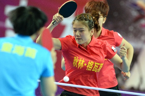 图文2014乒超女团姚俊羽击球