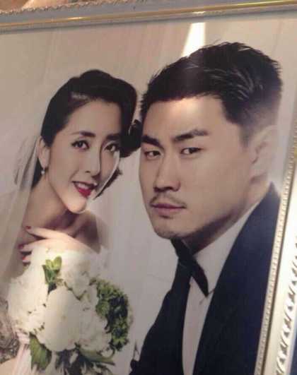 内地八卦 搜狐娱乐讯 7月6日,演员黄小蕾与老公刘磊举办婚礼,身为