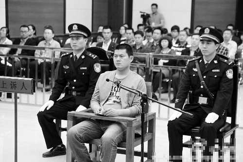 4月1日,胡平在法庭上
