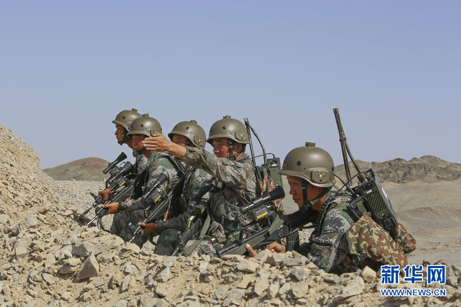 新疆库尔勒军事基地图片
