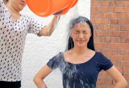 冰桶挑战中国明星图片