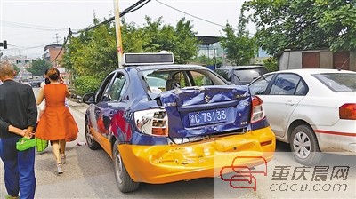 重庆出租车车祸图片