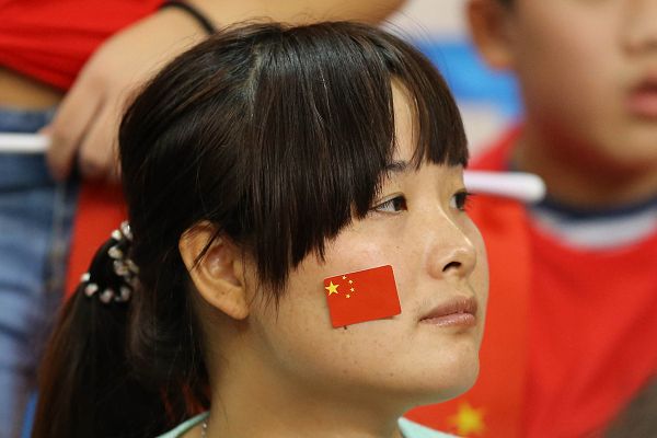 图文世锦赛女排32日本脸上贴国旗