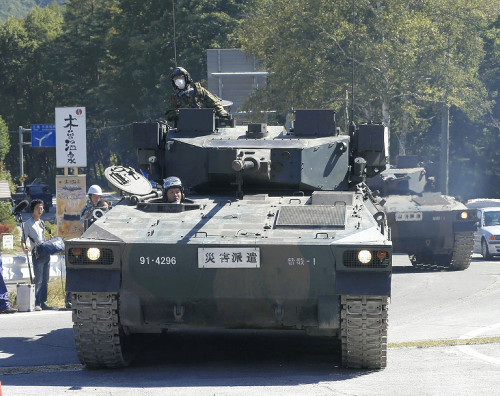 日本陆上自卫队派出的“89式装甲战斗车”。