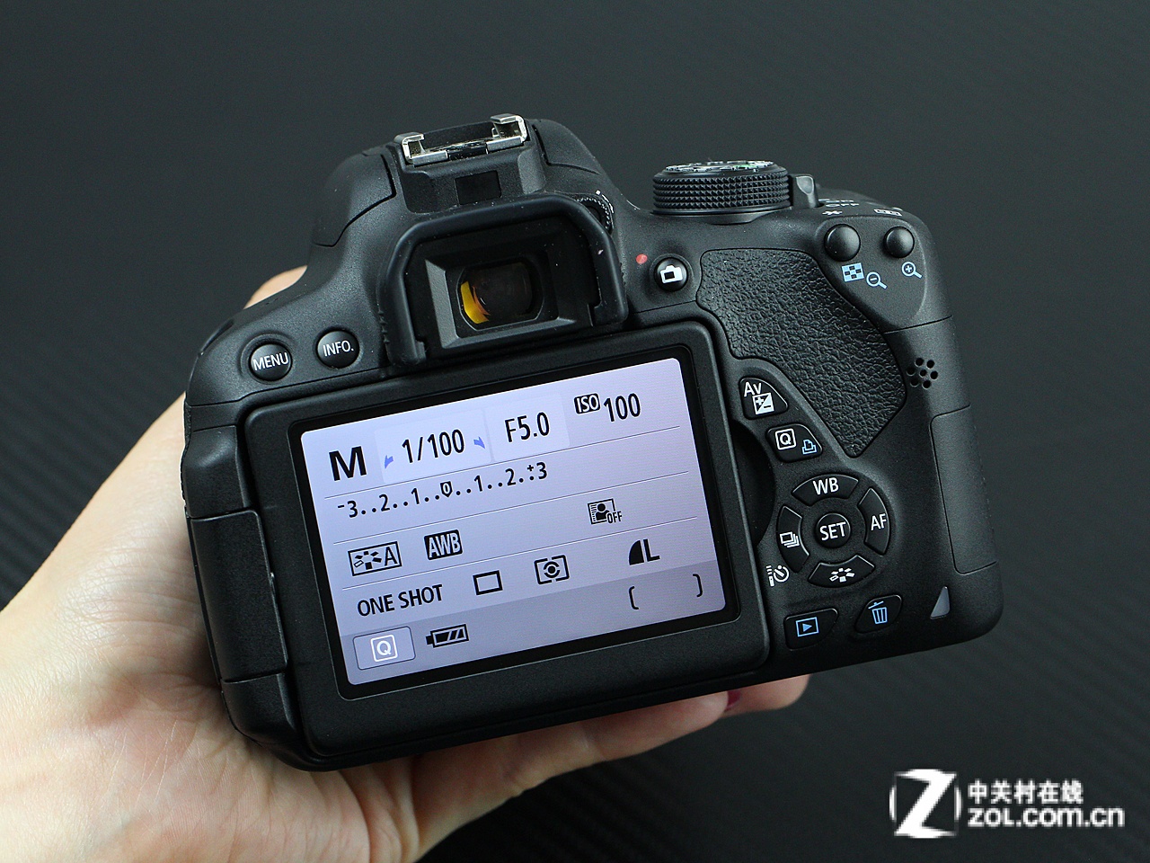 佳能700D