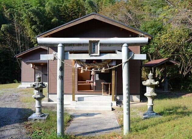 日本大分县惊现"卡拉ok神社 歌唱祈祷健康(组图)