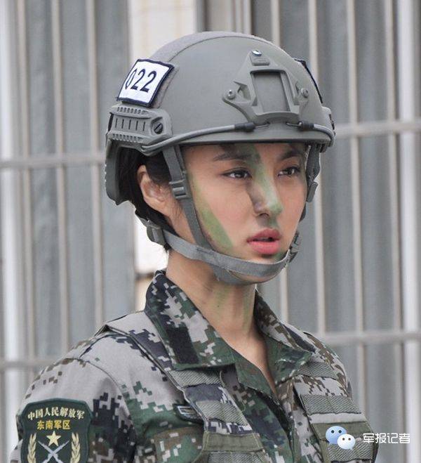 电视剧《我是特种兵Ⅲ:火凤凰》中女兵们戴的就是mich2000头盔,对比