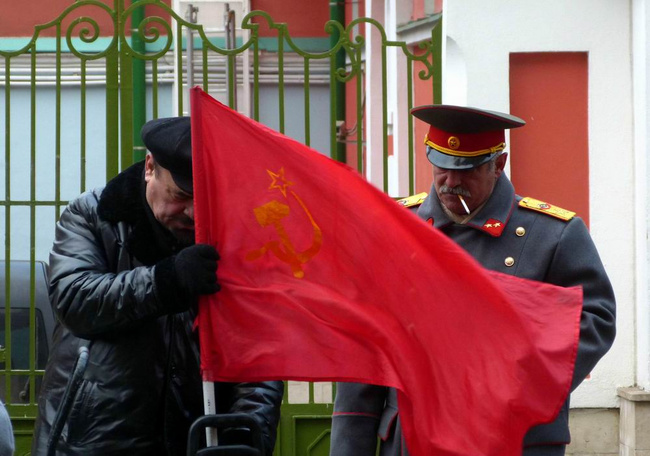 苏联国旗重返红场图片