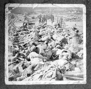 日军拍摄的南京大屠杀相册内老照片:遇难者尸体堆积如山