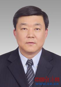 张雷,男,汉族,大学学历,1958年 10 月出生,陕西绥德人,1975年11月参加工作,1980年4月加入中国共产党。