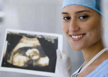 一项调查显示,在怀孕期间做过5次以上b超检查的孕妇与已做过3次b超