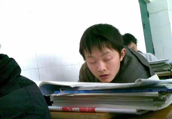 上课就像曲,一上课就想睡,克服上课瞌睡好的方法!