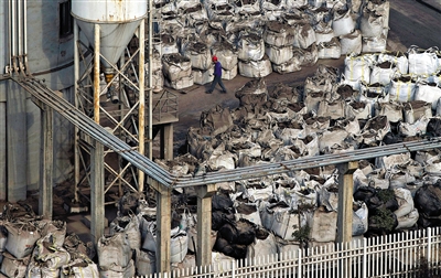 锅顶山垃圾焚烧厂背景图片
