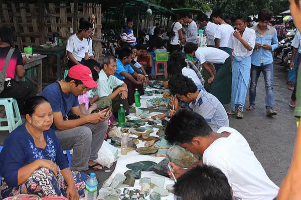 缅甸珠宝最大集散市场曼德勒