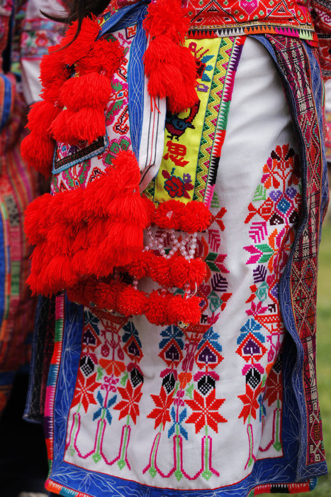 彝族支系里最美的霓裳阿细服饰