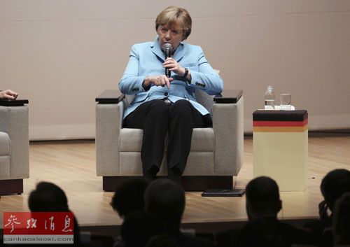 3月9日，德国总理默克尔在日本东京发表演讲。新华社/路透