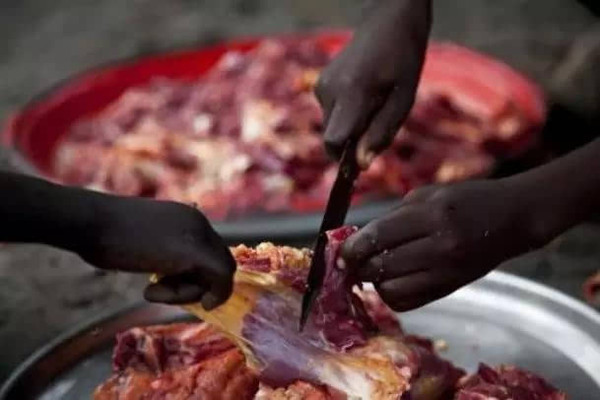 非洲买卖人肉的市场图片