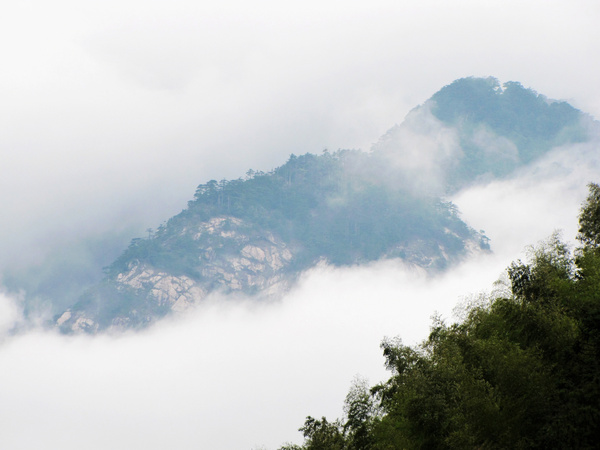 黄山风景区:雨后景色分外美