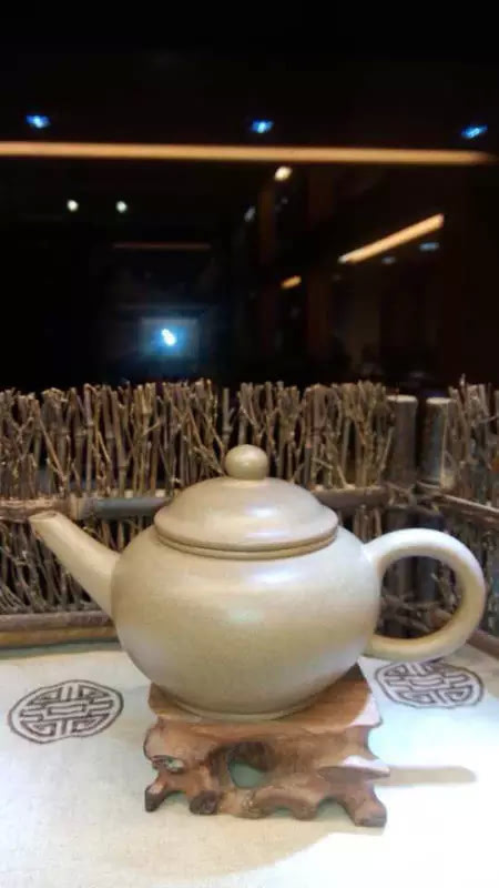 请关注微信号:jushagege弘扬中国紫砂文化分享紫砂壶作品
