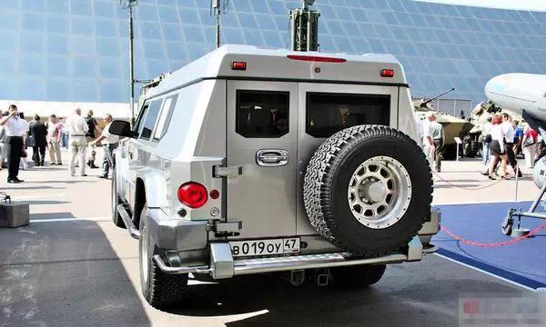 秒杀悍马:俄罗斯野兽营长t98!