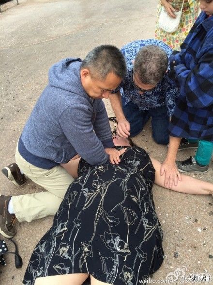 唐子人做胸外按压CPR