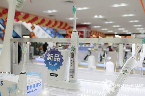 飞利浦HX6932电动牙刷侧面