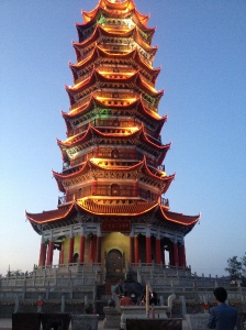 中国第一福塔楚雄福塔公园巍峨屹立擎天一柱