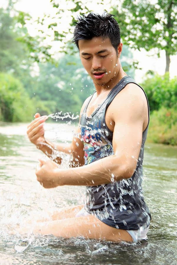 中国的男模泳装图片