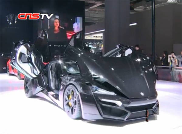 來自迪拜的w motors公司的lykan hypersport(萊肯)亮相2015上海車展