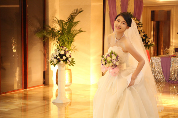 贾青的结婚照片图片