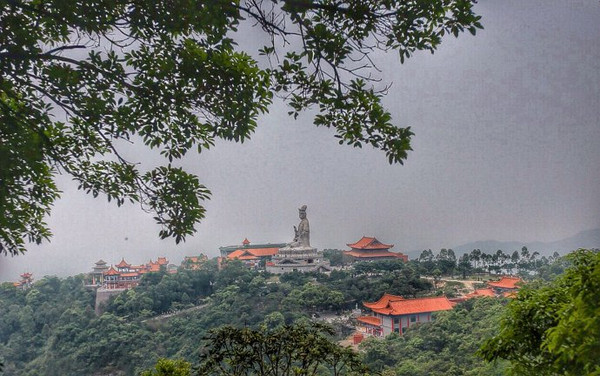 東莞觀音山,為尼泊爾祈福