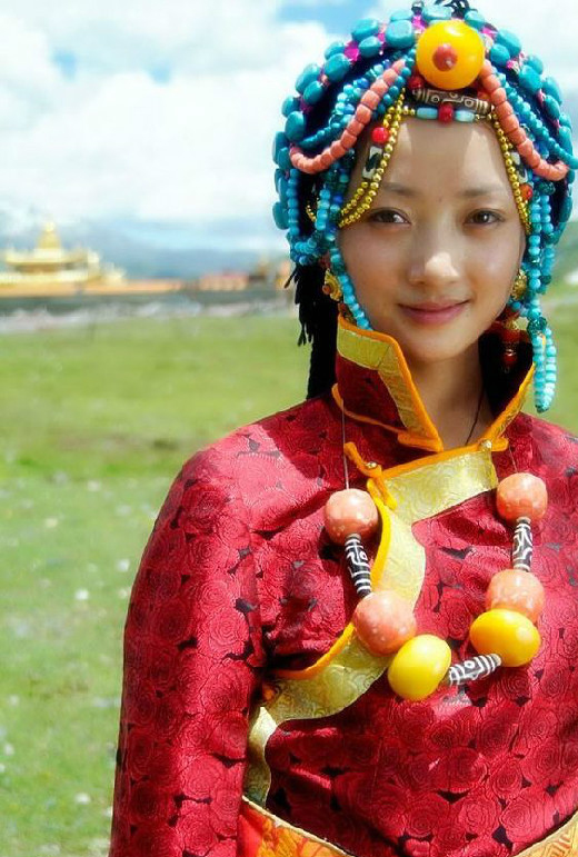 云南哪个民族美女最美图片