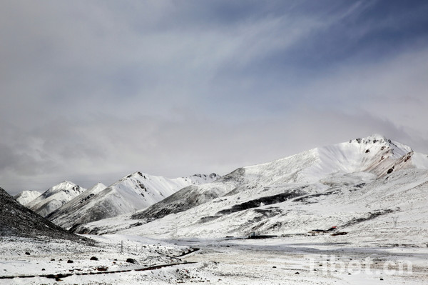 青藏高原赏雪景