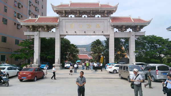 总统祖居地,白礁慈济宫,龙池岩以及龙佳生态温泉山庄等风景名胜古迹