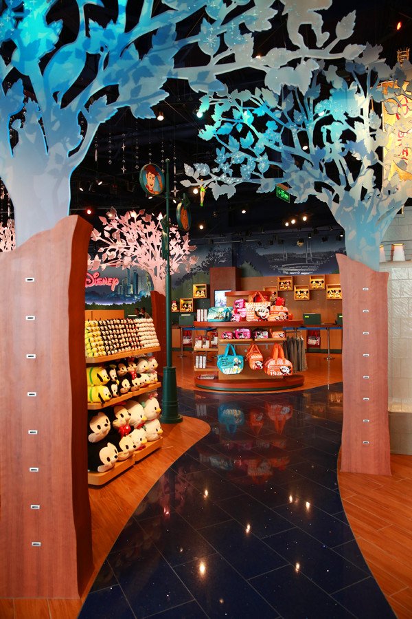 上海迪士尼纪念品商店图片