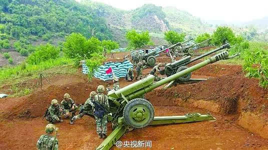 处中缅边境的云南临沧举行陆空联合实兵实弹演习,以检验部队快速机动