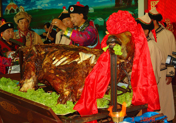 第八届蒙古族民风民俗旅游风情节6月13日开幕
